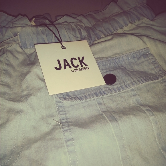 Shorts - Picture 2 of 3